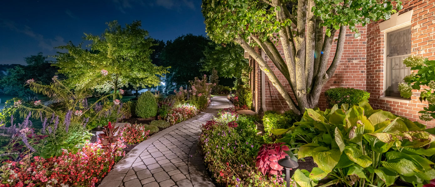 landscape lighting in Elk Grove Village, IL